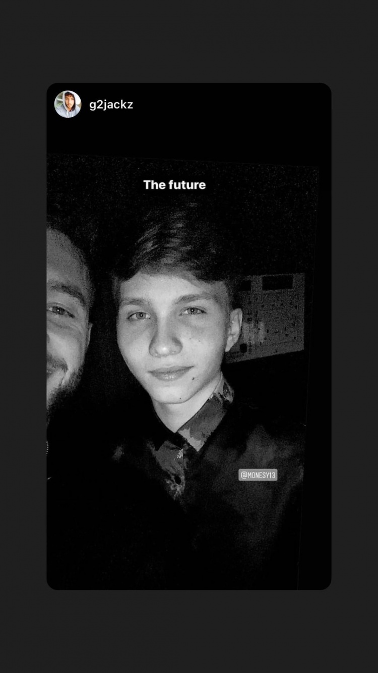 但在赛场上 但在赛场上