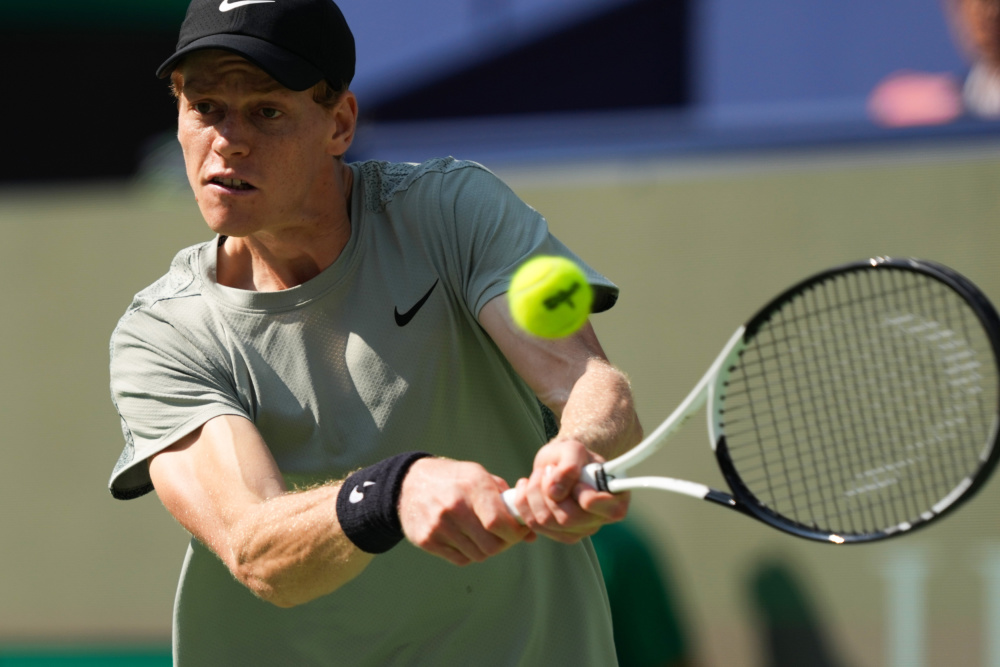 然捂住左小 然捂住左小