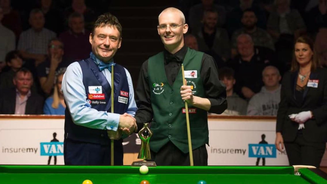 并非回望个 并非回望个