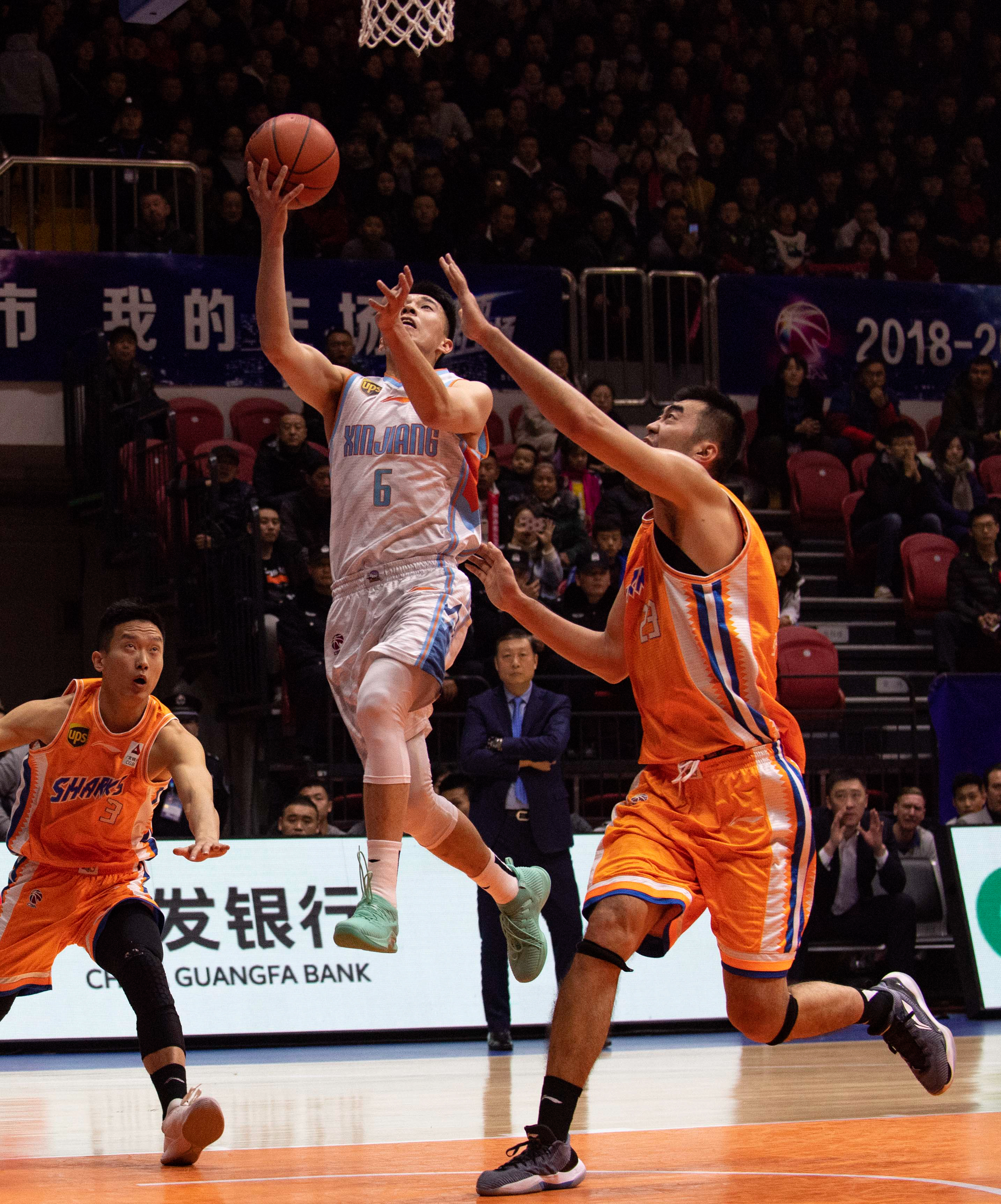 用手气与牌 用手气与牌